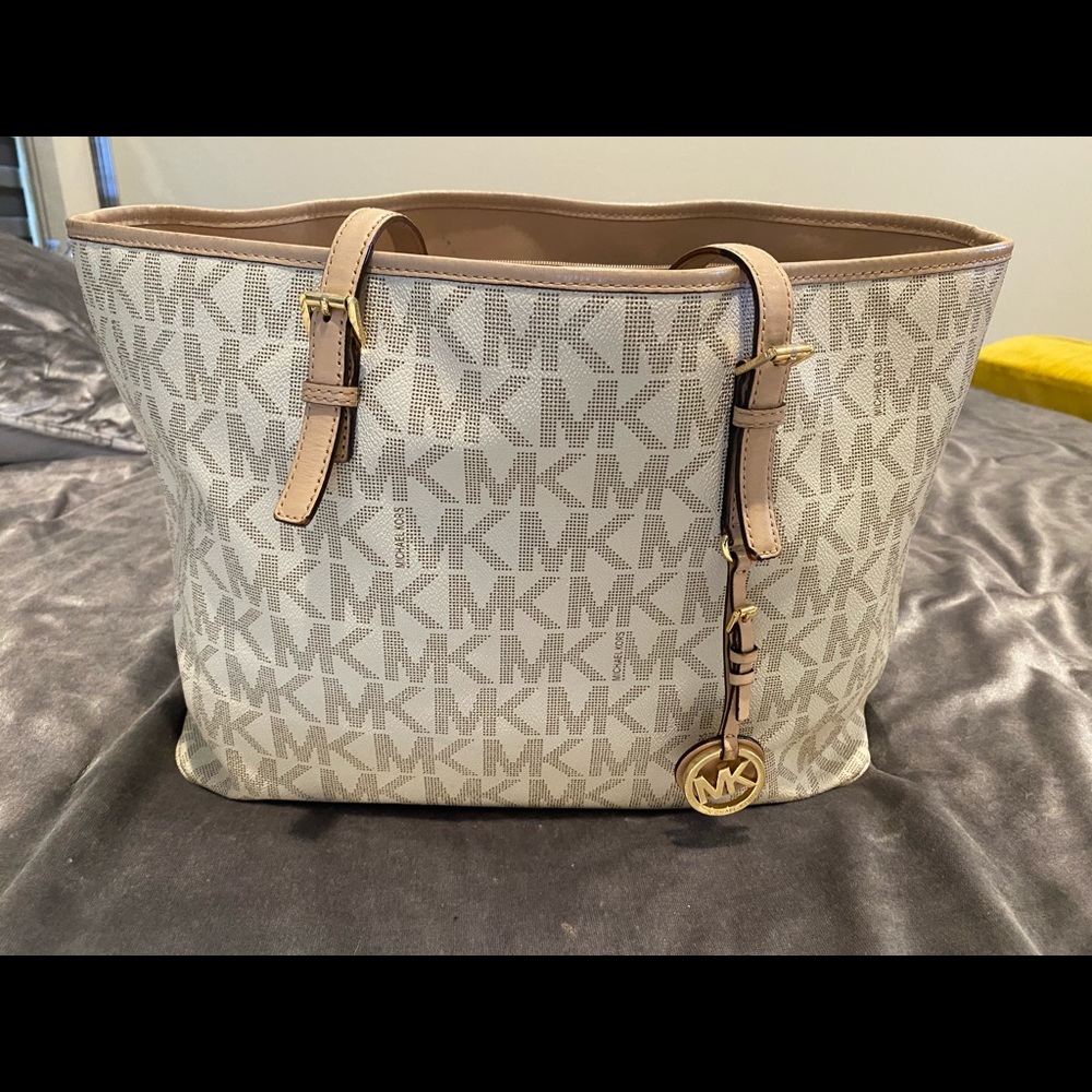 Michael Kors bag 👛
